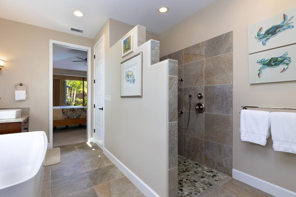Photo of Bathroom in Keauhou