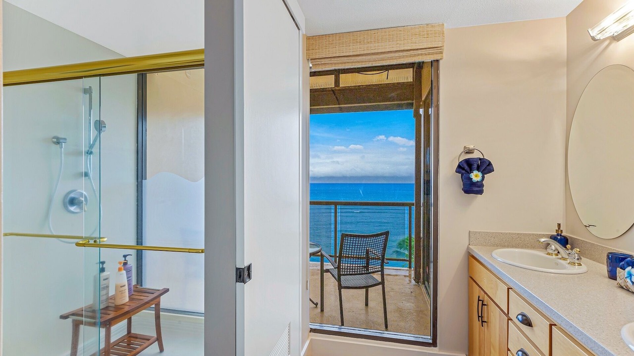 Photo of Bathroom in Kahana