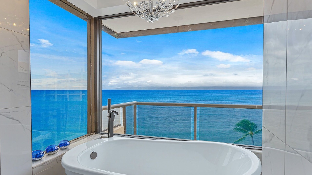 Photo of Bathroom in Kahana