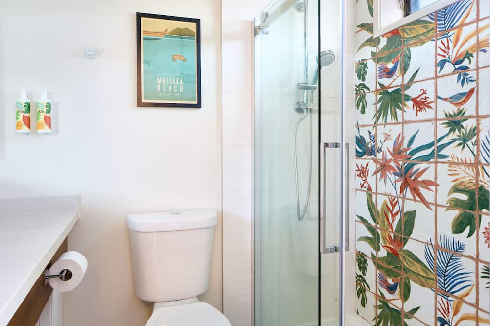 Photo of Bathroom in Historic Lahaina Front Street