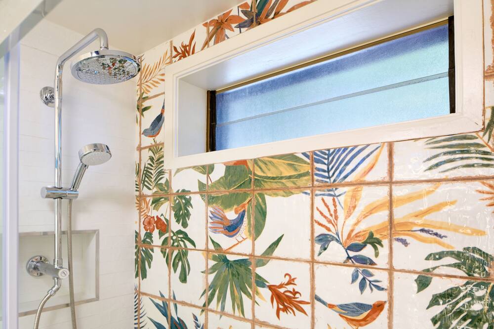 Photo of Bathroom in Historic Lahaina Front Street