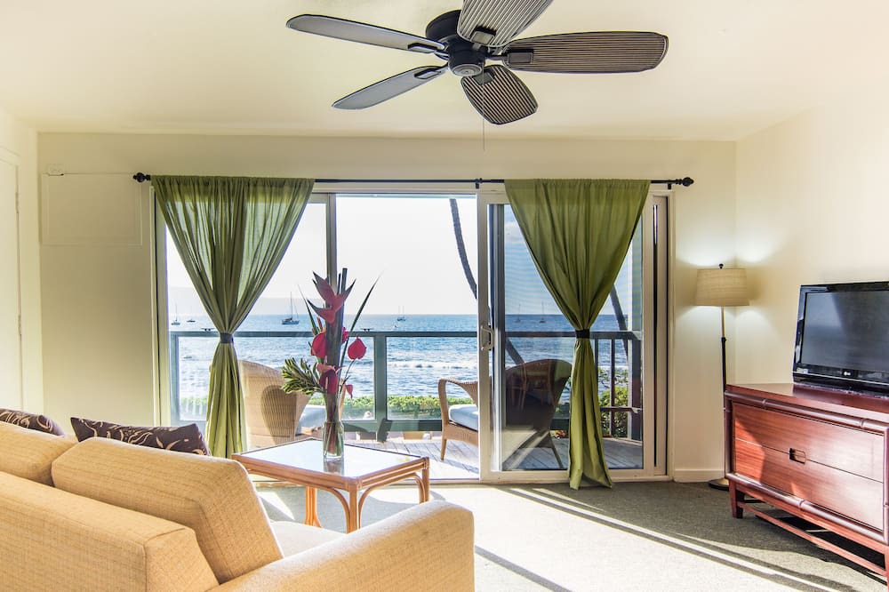 Photo of Bedroom in Historic Lahaina Front Street