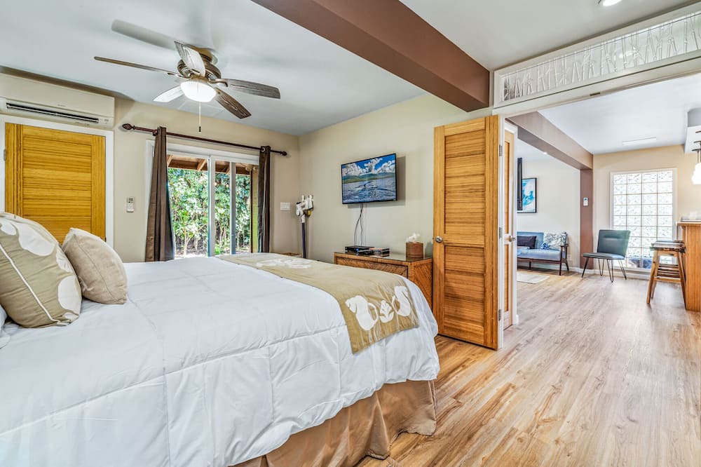 Photo of Bedroom in Downtown Lahaina