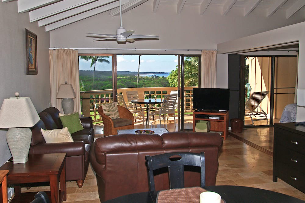 Photo of Livingroom in Maunaloa