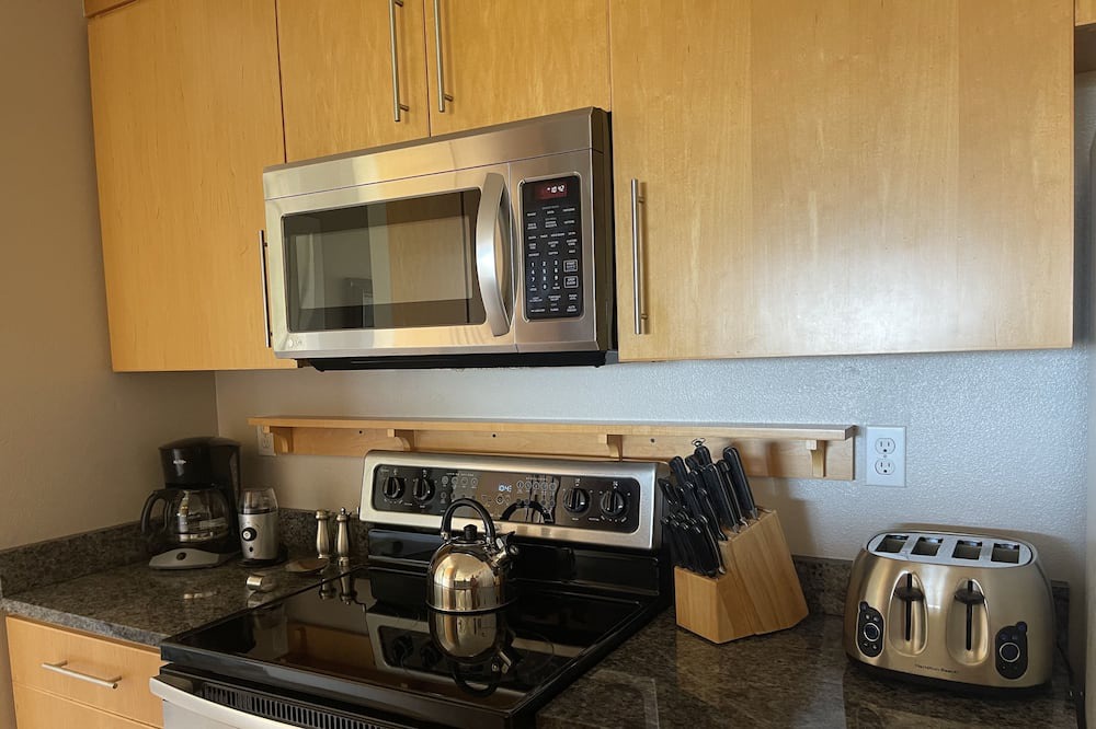 Photo of Kitchen in Maunaloa