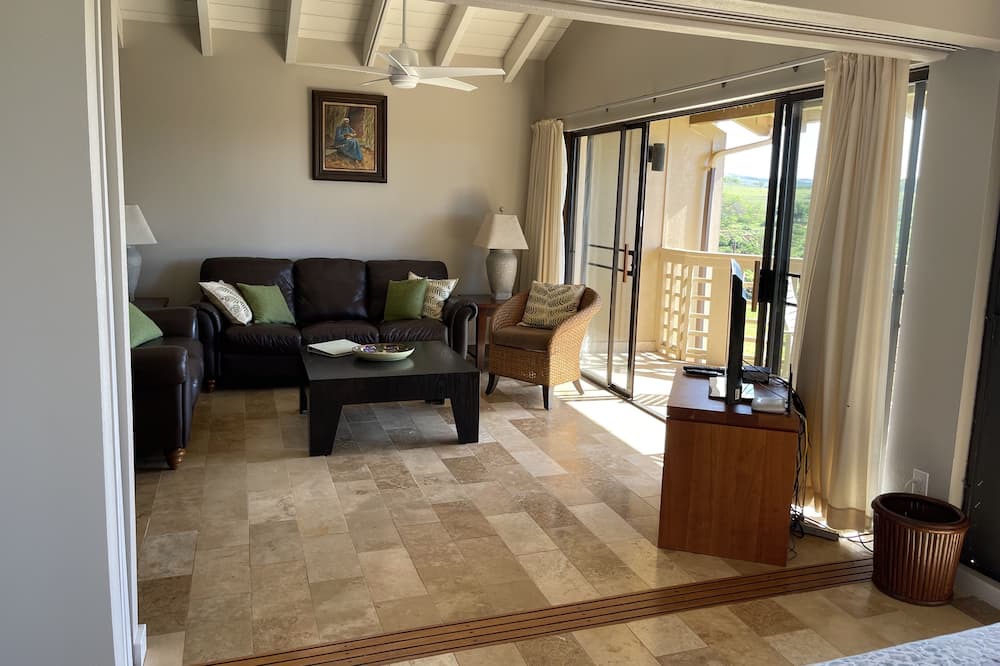 Photo of Livingroom in Maunaloa