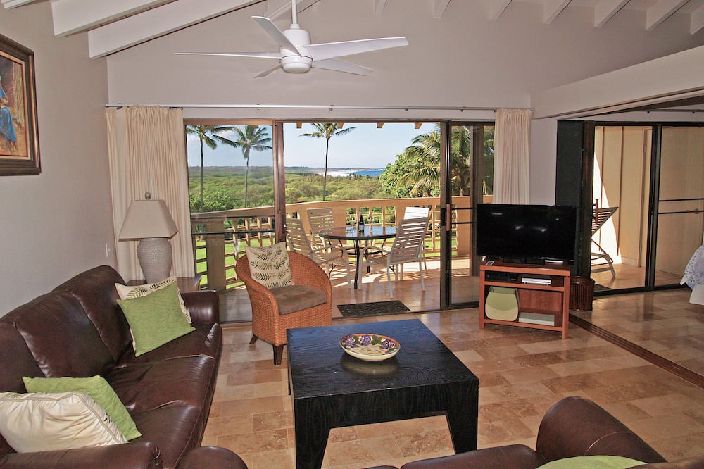 Photo of Livingroom in Maunaloa