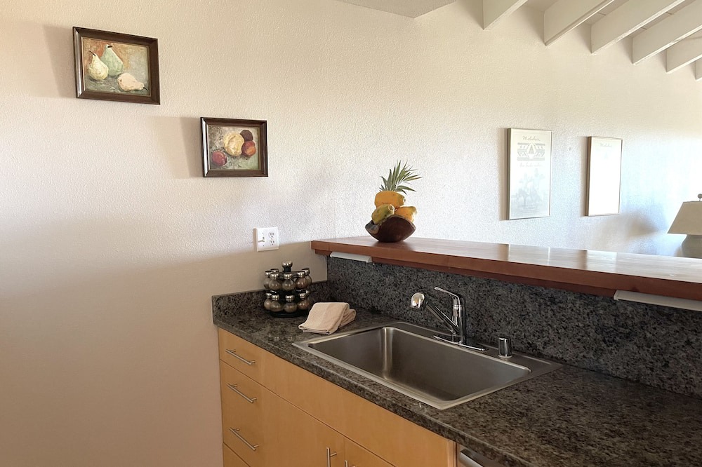 Photo of Kitchen in Maunaloa
