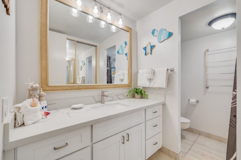 Photo of Bathroom in Napili