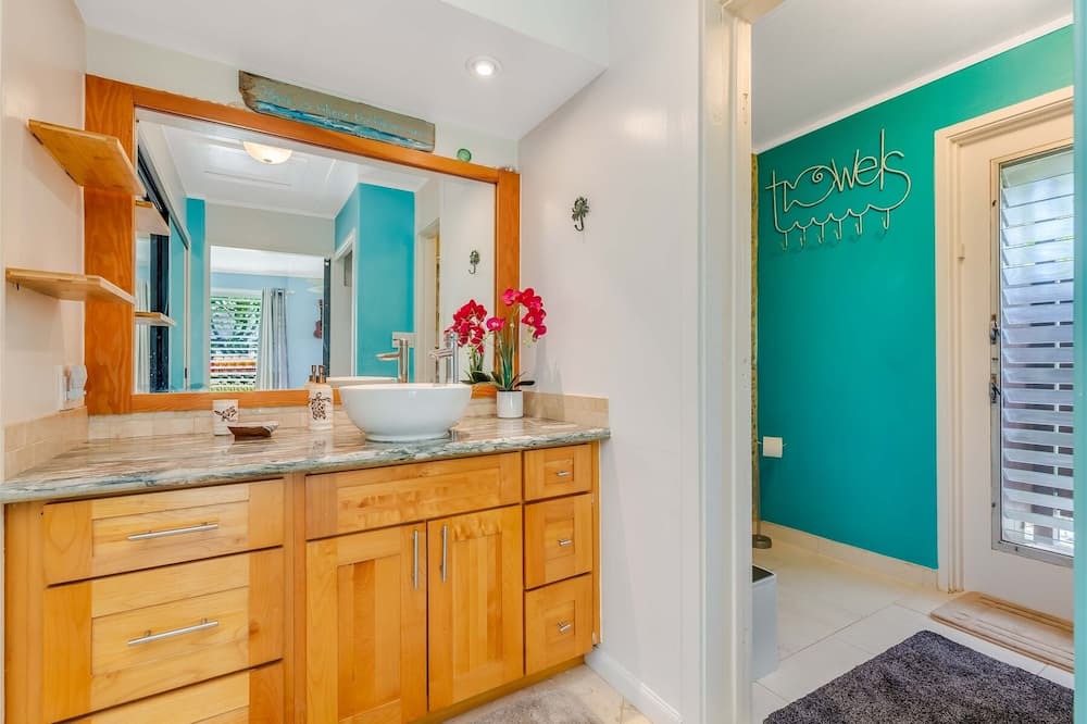 Photo of Bathroom in Waialua