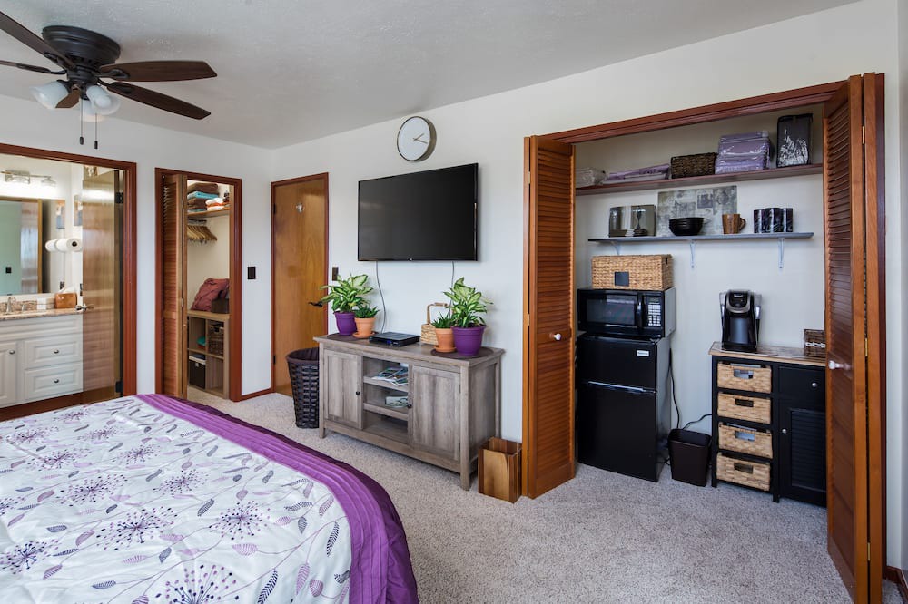 Photo of Bedroom in Tantalus