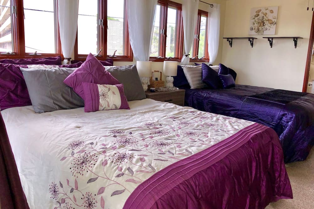 Photo of Bedroom in Tantalus