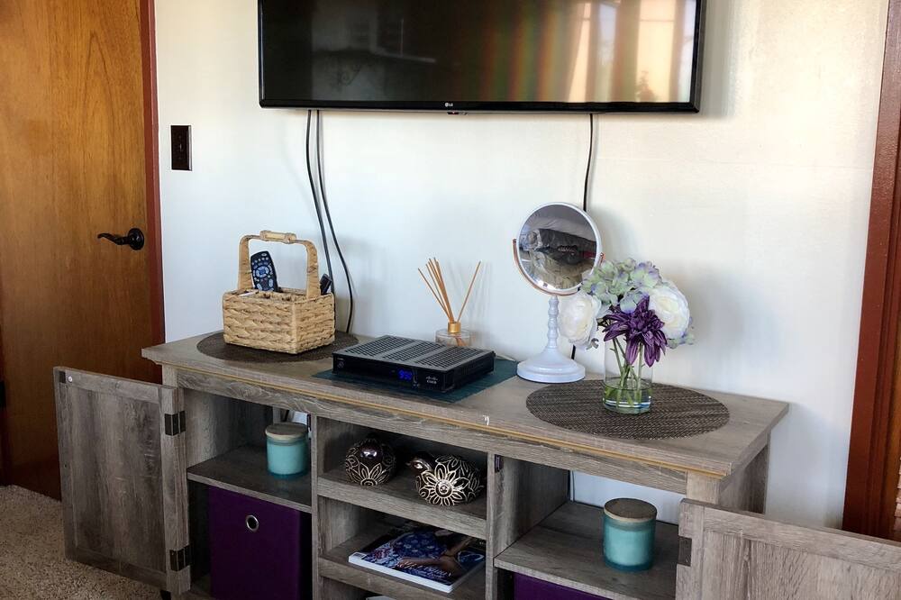 Photo of Bedroom in Tantalus
