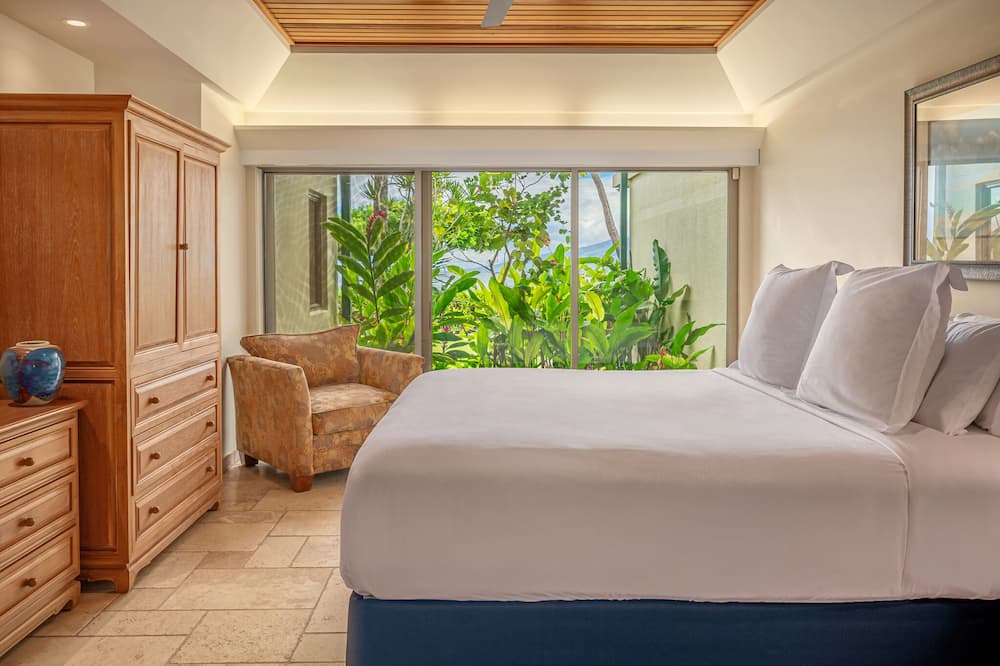 Photo of Bedroom in Historic Lahaina Front Street