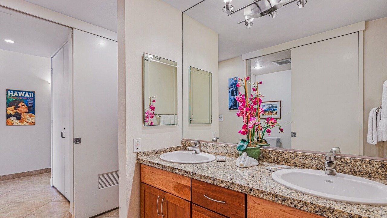 Photo of Bathroom in Kahana