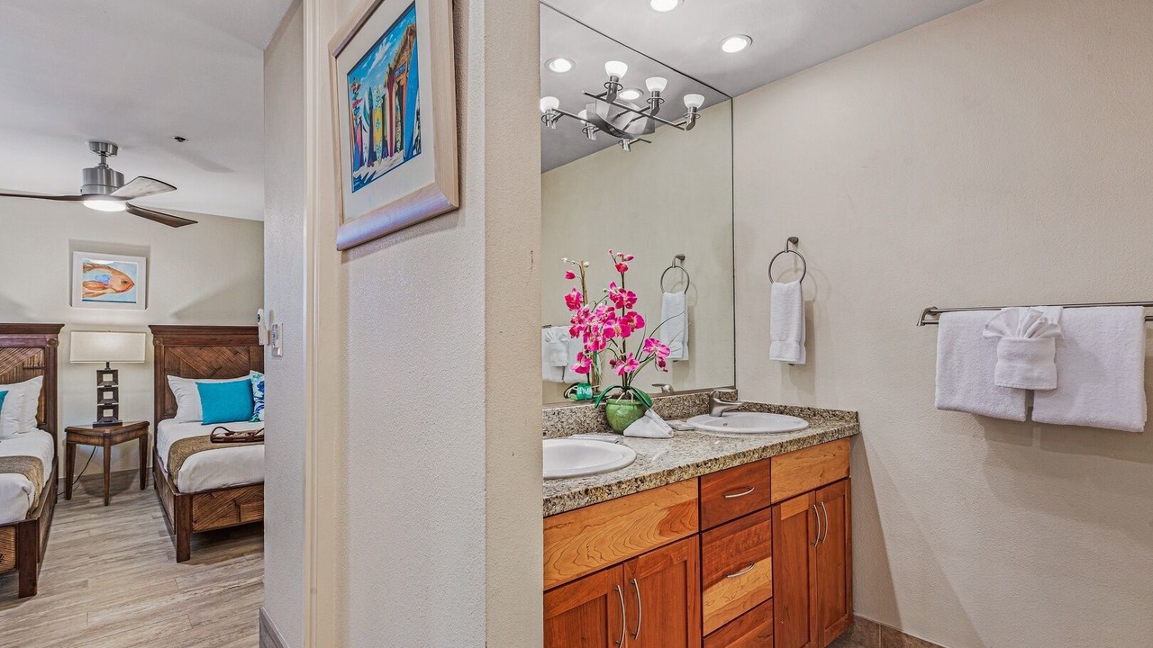 Photo of Bathroom in Kahana