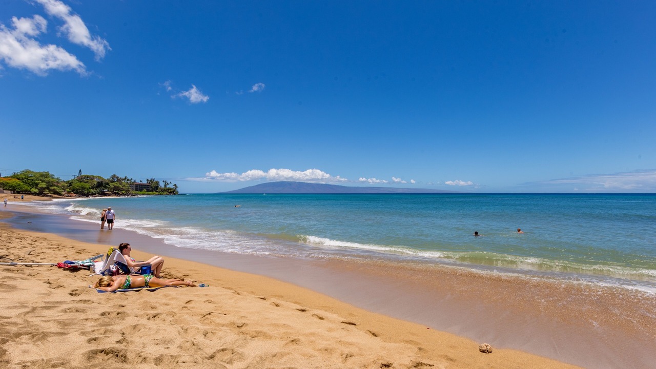 Photo of Others in Kahana