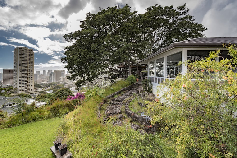 Photo of Others in Makiki