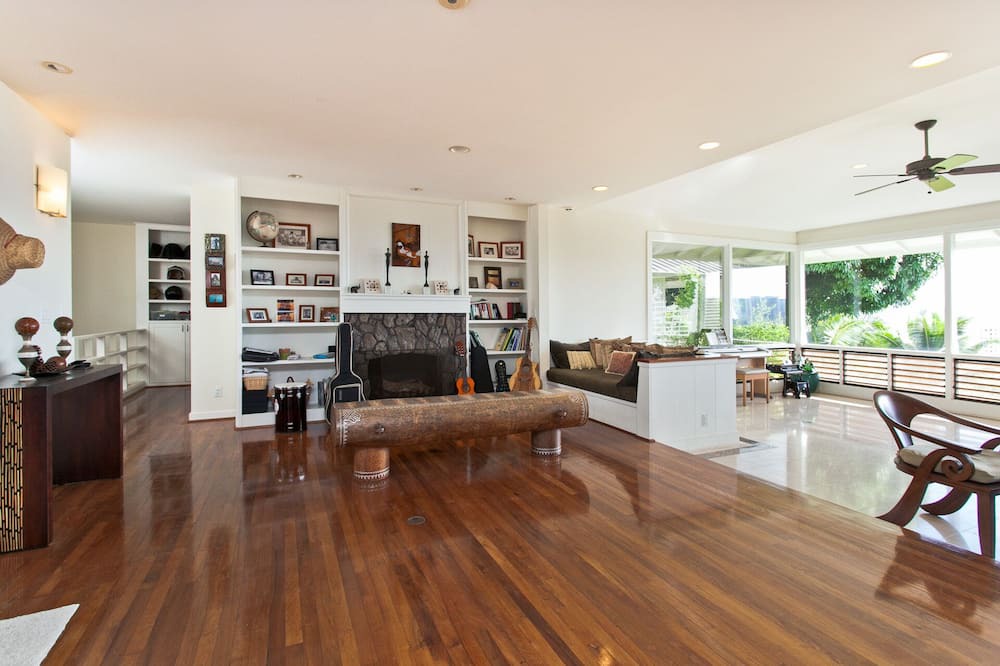 Photo of Livingroom in Makiki