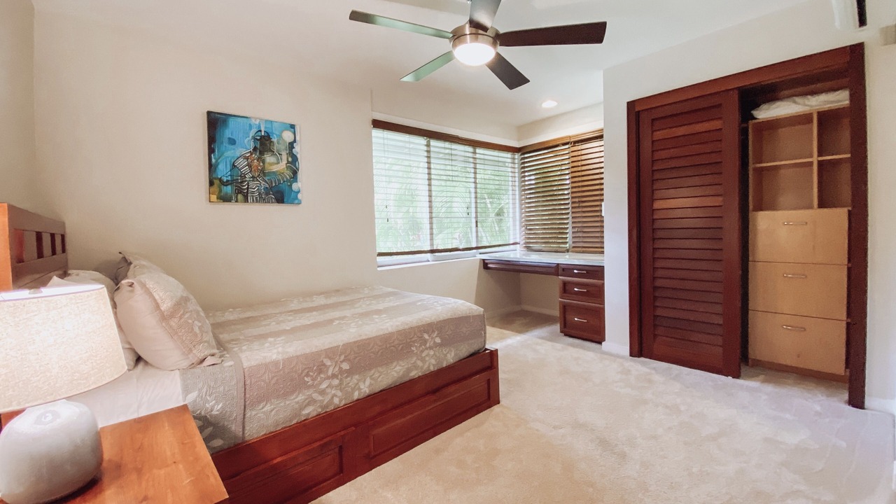 Photo of Bedroom in Portlock