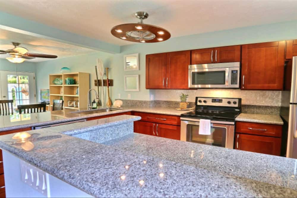 Photo of Kitchen in Downtown Lahaina