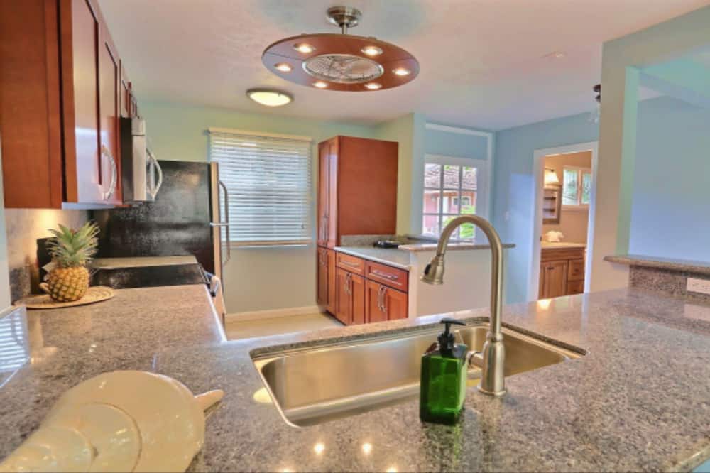 Photo of Kitchen in Downtown Lahaina