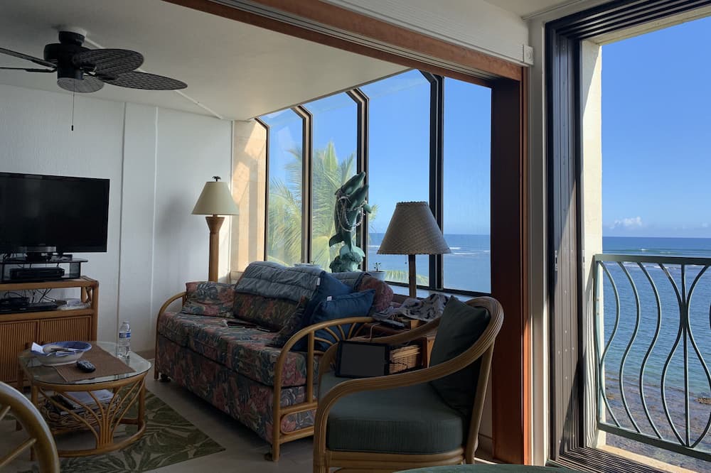 Photo of Livingroom in Mokuleia