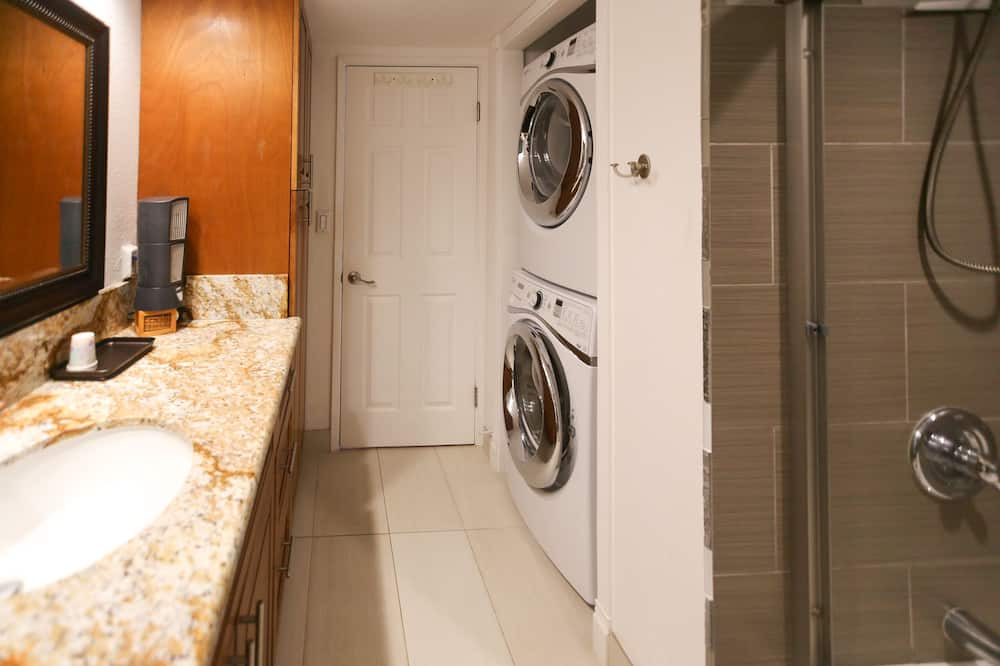 Photo of Bathroom in Mokuleia
