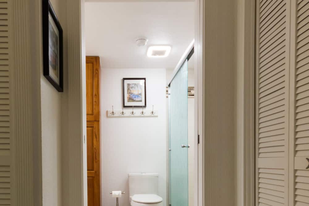 Photo of Bathroom in Mokuleia