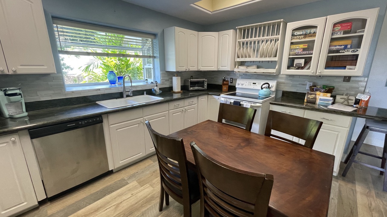 Photo of Kitchen in Waialae Iki Ridge