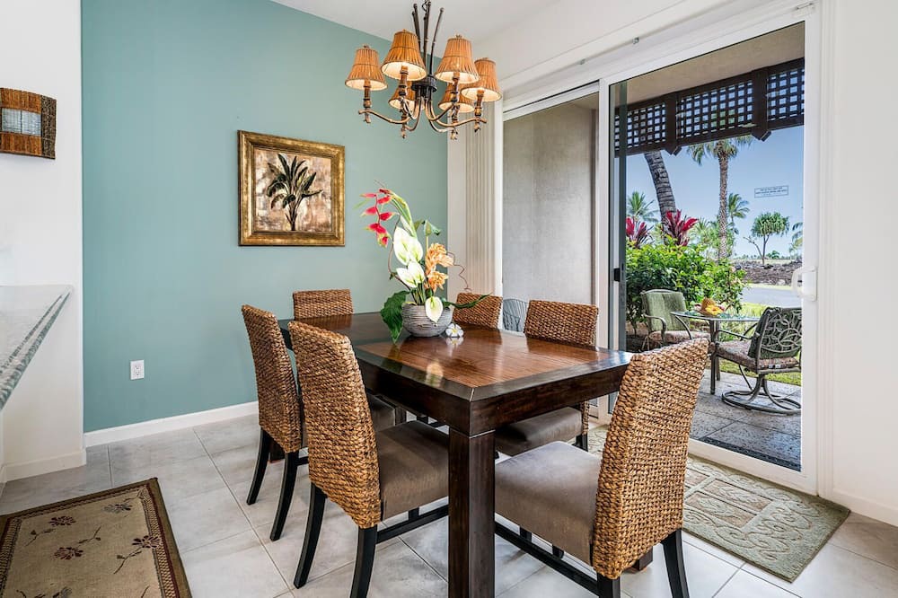Photo of Livingroom in Waikoloa