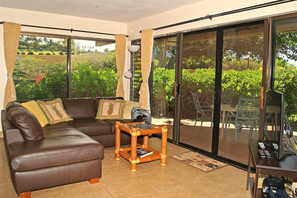 Photo of Livingroom in Maunaloa