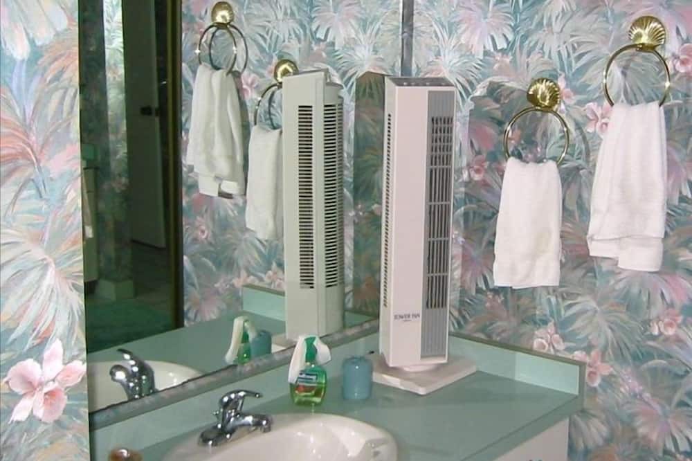 Photo of Bathroom in Kaanapali