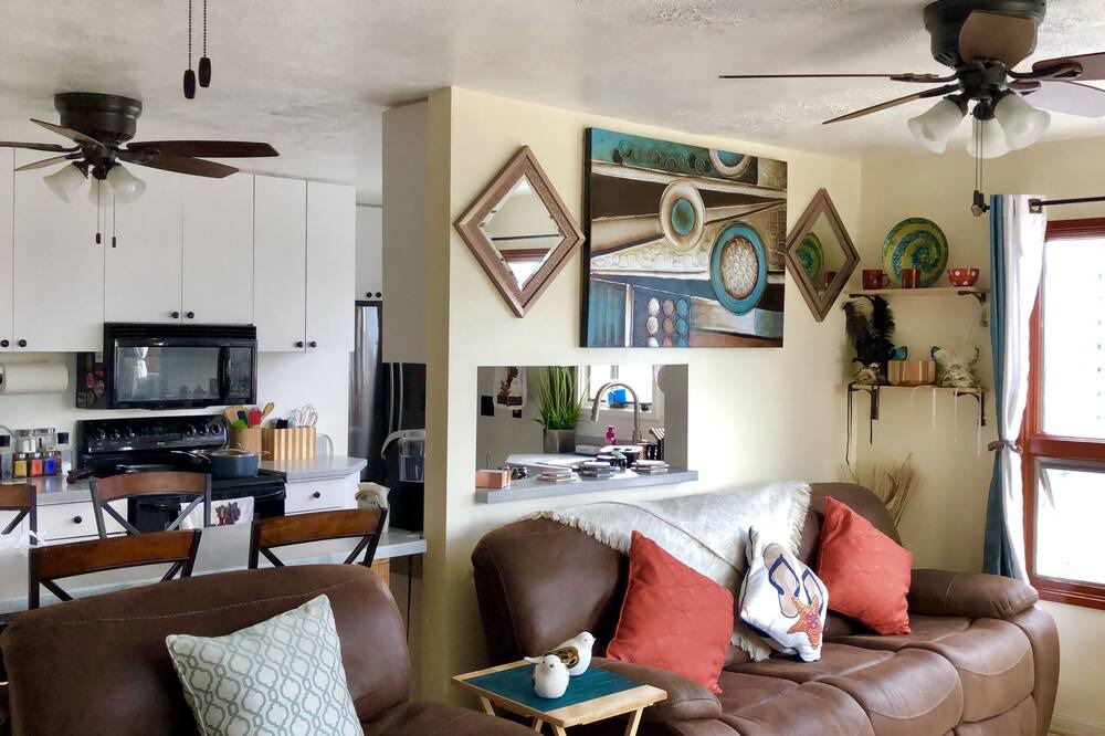 Photo of Bedroom in Tantalus