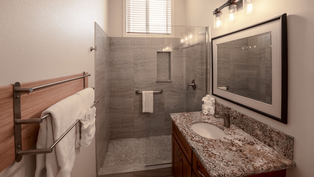 Photo of Bathroom in Kahana