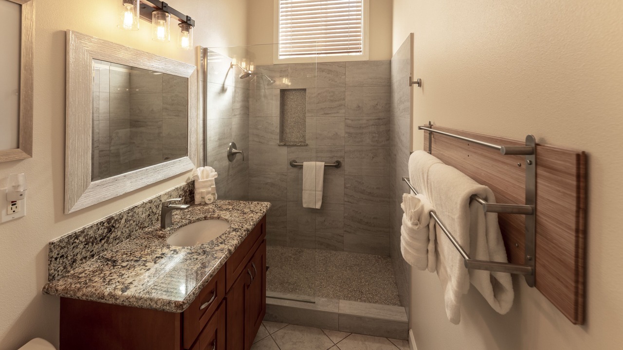 Photo of Bathroom in Kahana