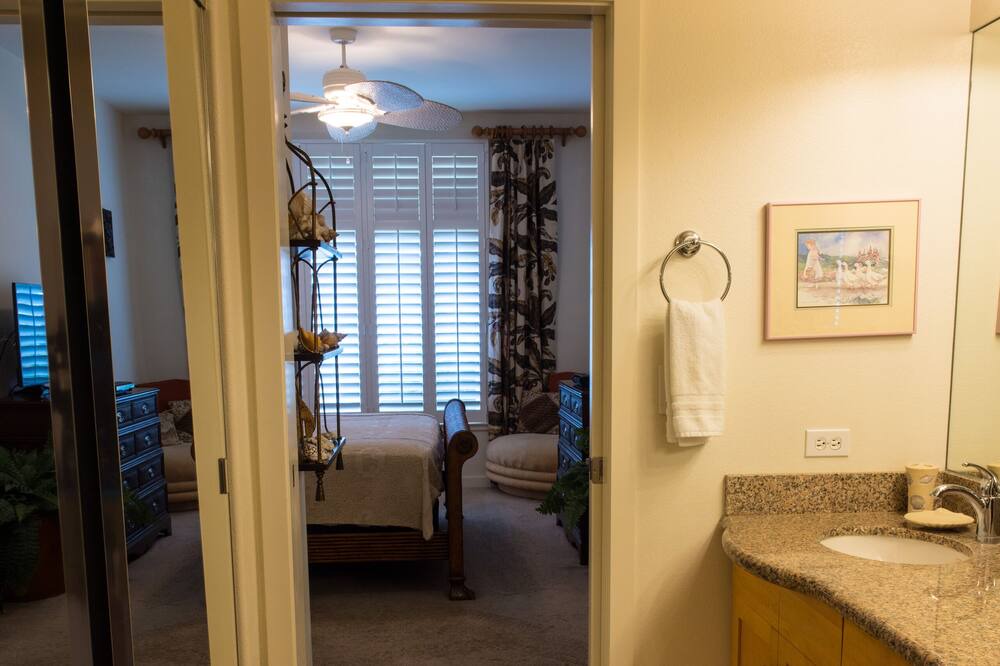 Photo of Bathroom in Ko Olina