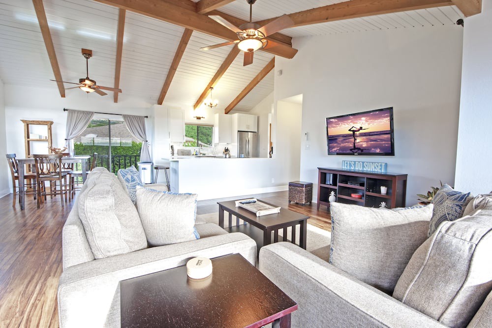 Photo of Bedroom in Downtown Lahaina