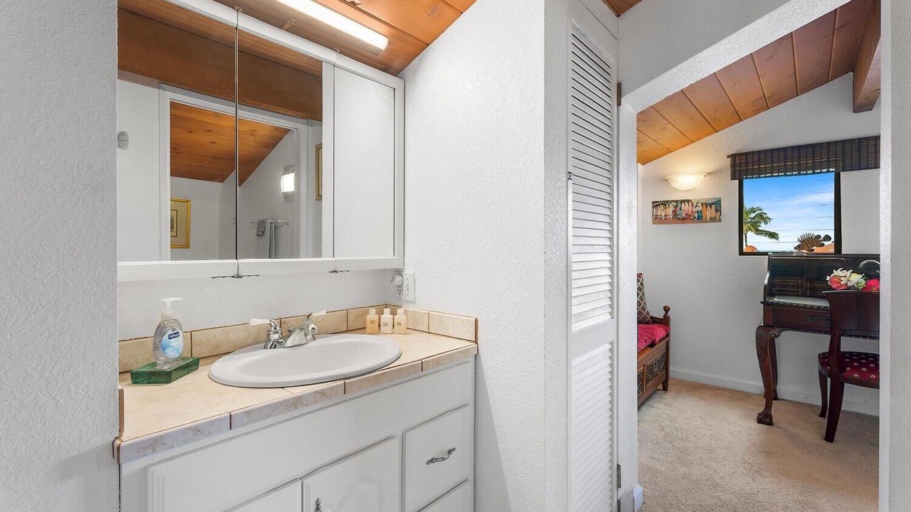 Photo of Bathroom in Historic Kailua Village