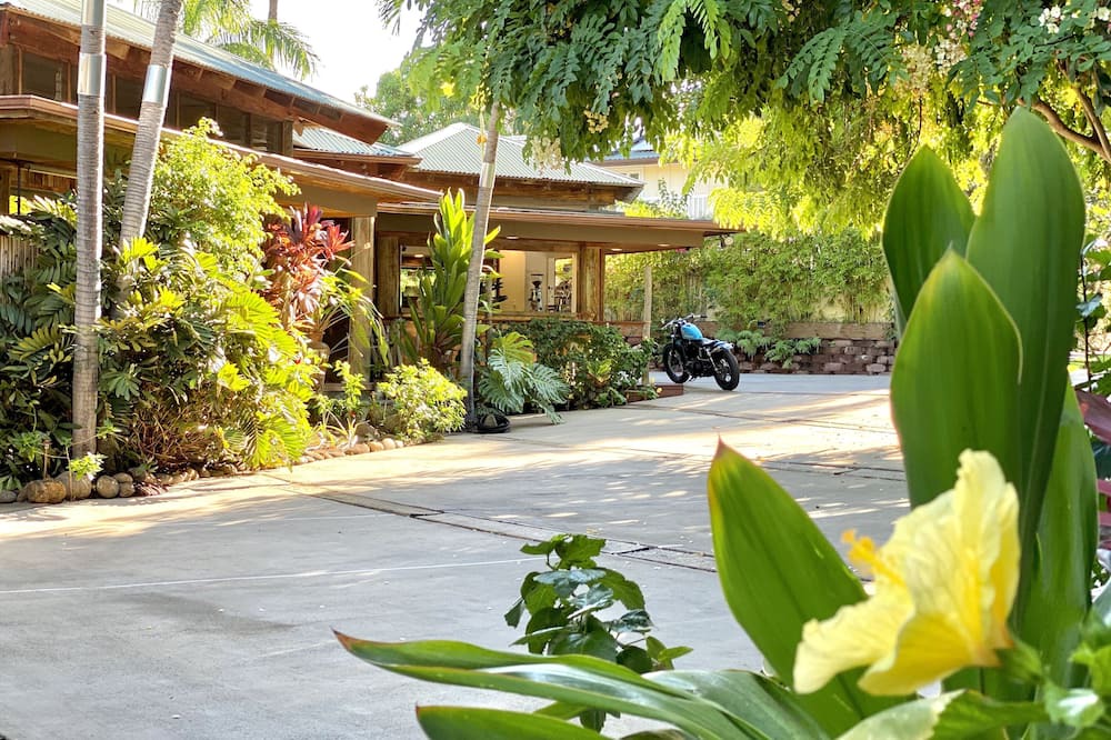 Photo of Others in Historic Lahaina Front Street