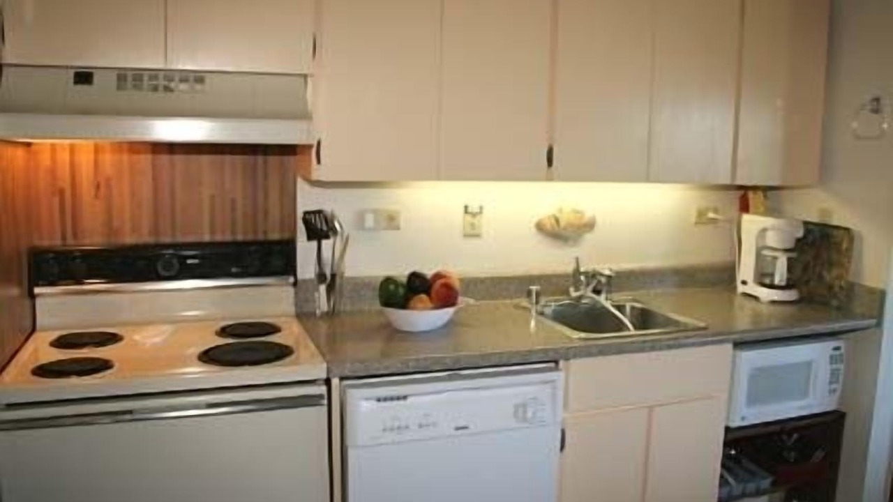Photo of Kitchen in Maunaloa