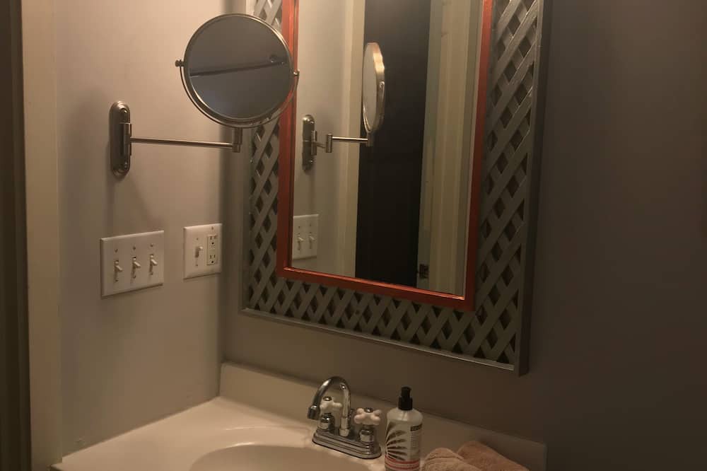 Photo of Bathroom in Lanikai