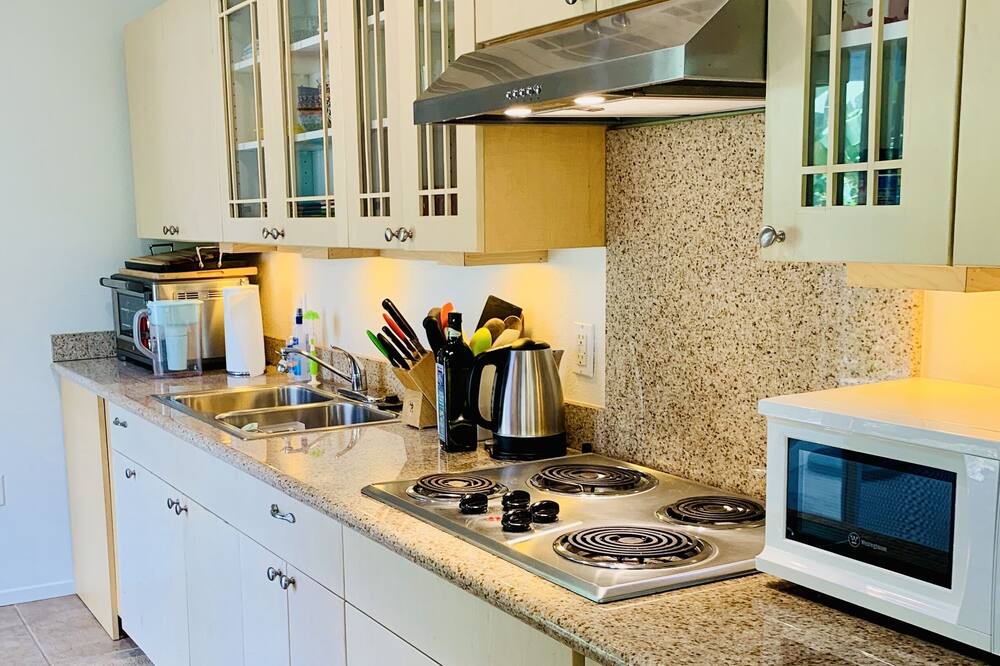 Photo of Kitchen in Waimanalo
