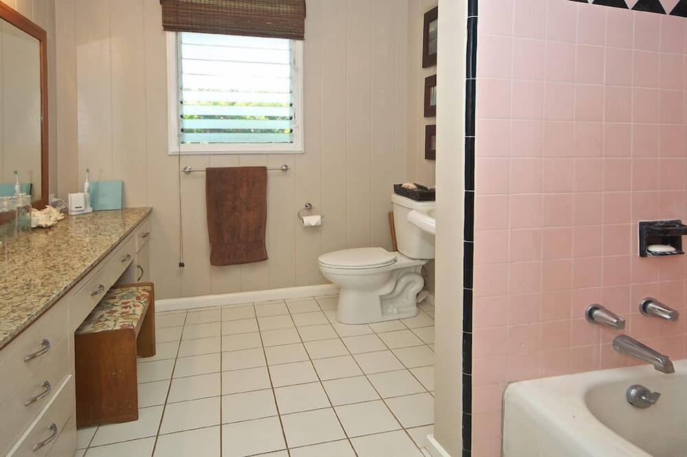 Photo of Bathroom in Waimanalo