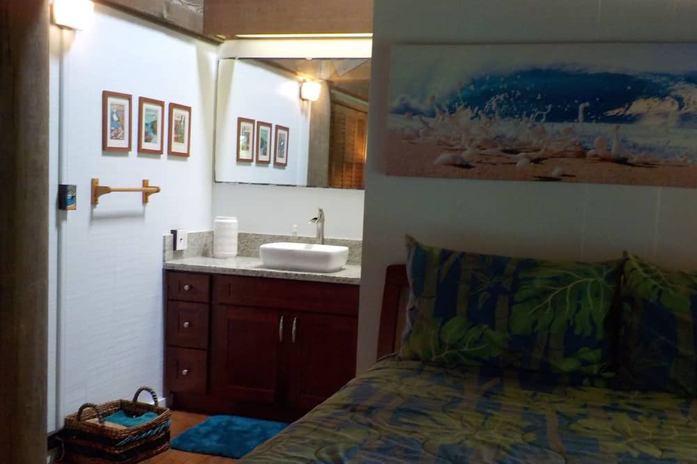 Photo of Bathroom in Waialua