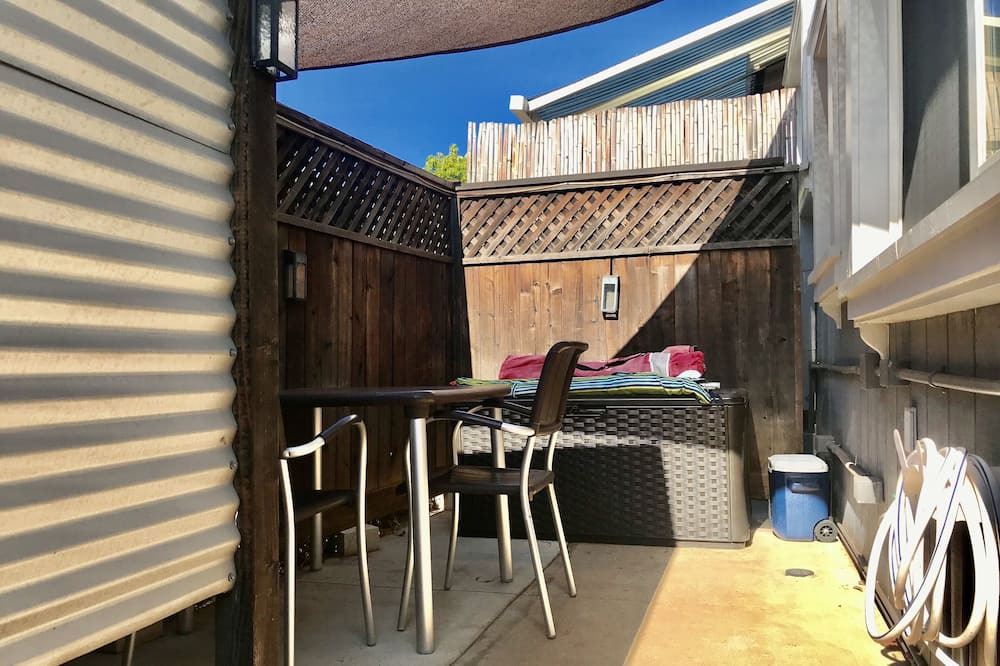 Photo of Patio Balcony in Historic Lahaina Front Street