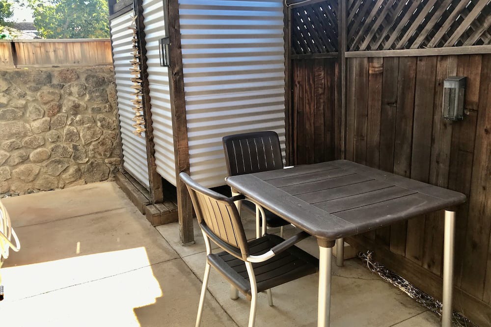 Photo of Patio Balcony in Historic Lahaina Front Street