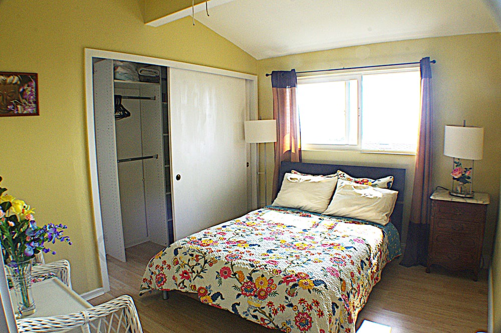 Photo of Bedroom in Kaimuki