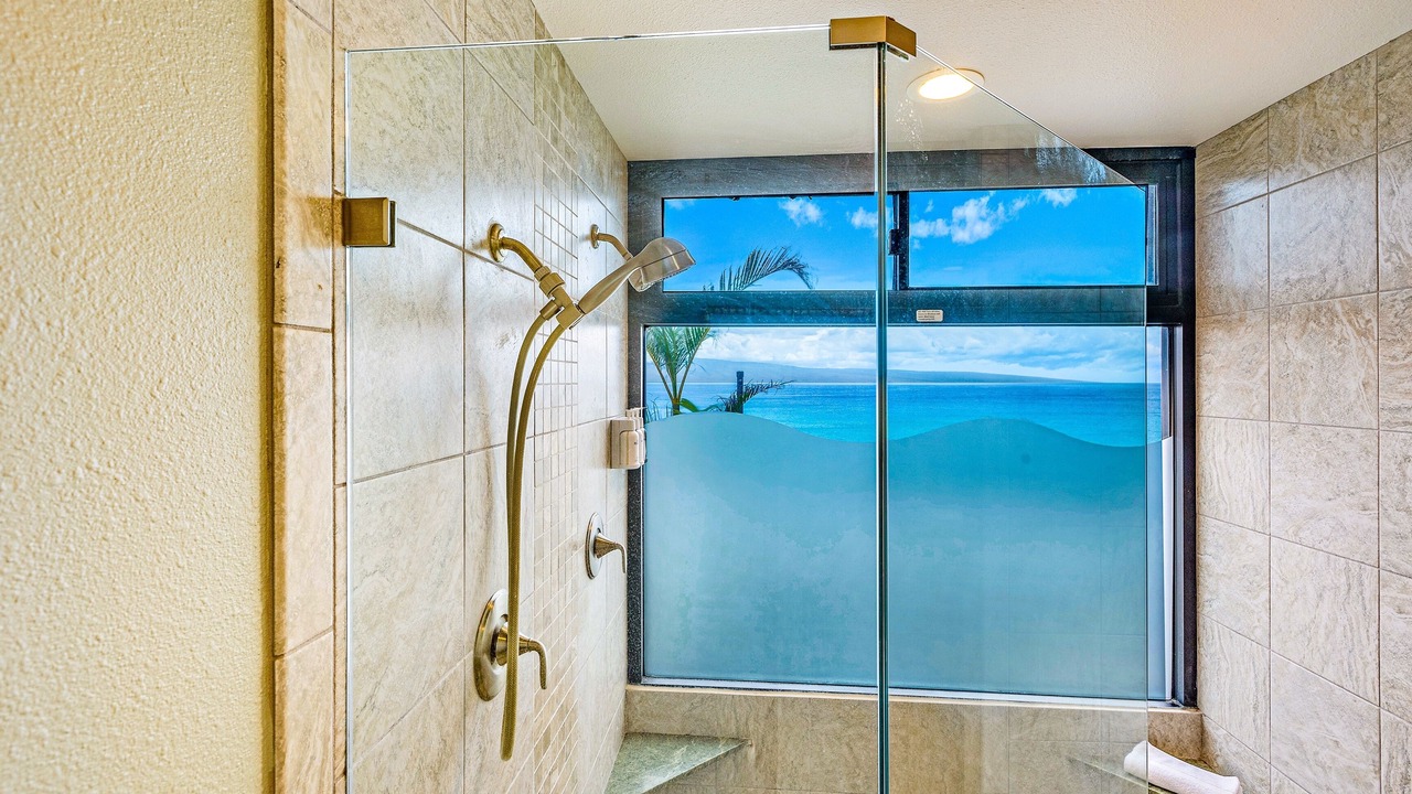 Photo of Bathroom in Kahana