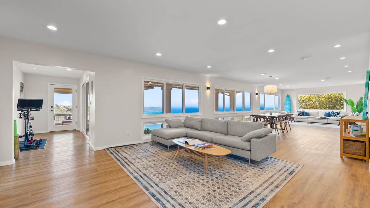 Photo of Livingroom in Kuliouou - Kalani Iki